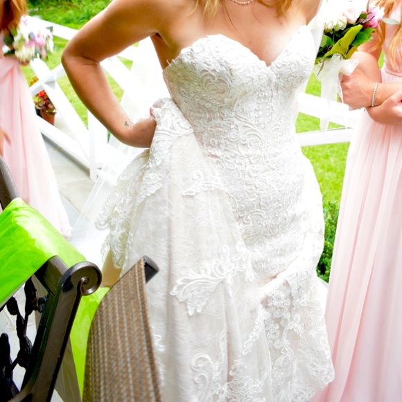 Martina Liana Wedding Dress - Picture 2 of 5